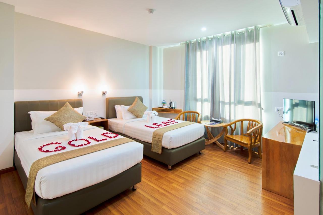 Gold Leaf Hotel Mandalay Exterior photo